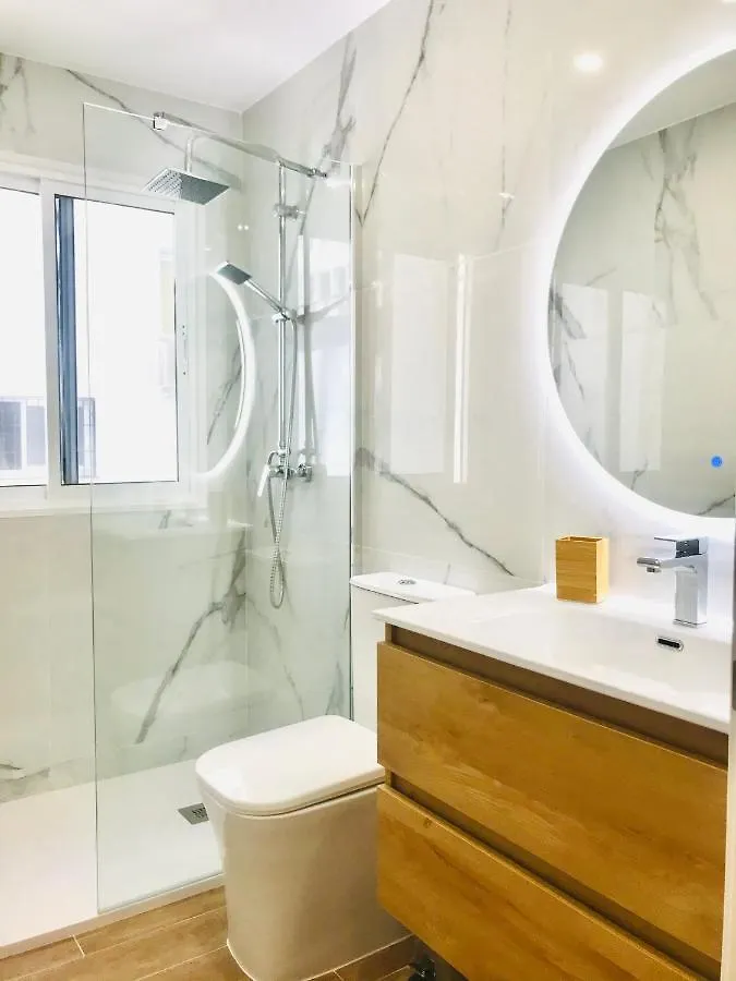 Gleaming & Well Located Apartment In Malaga Center 0*,  Hiszpania