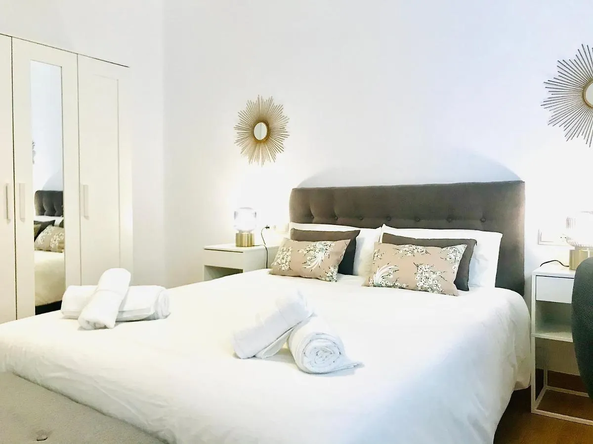 Gleaming & Well Located Apartment In Malaga Center